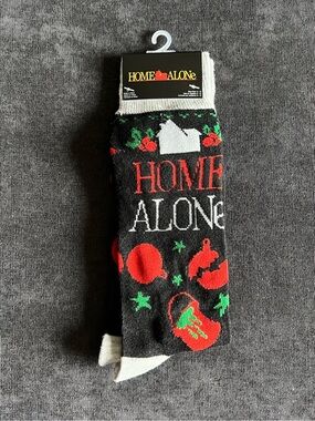 NWT Home Alone Adult Socks